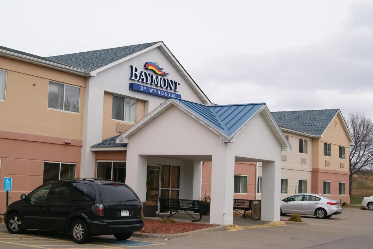 Hotel Baymont By Wyndham Coon Rapids Exterior foto